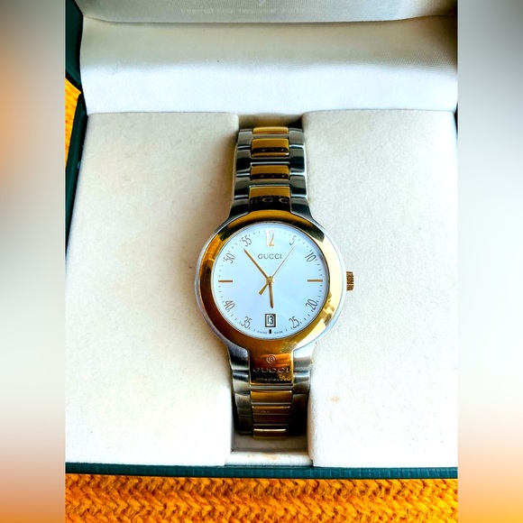 Authentic GUCCI DRESS watch🧡🤍🧡 - Picture 3 of 16